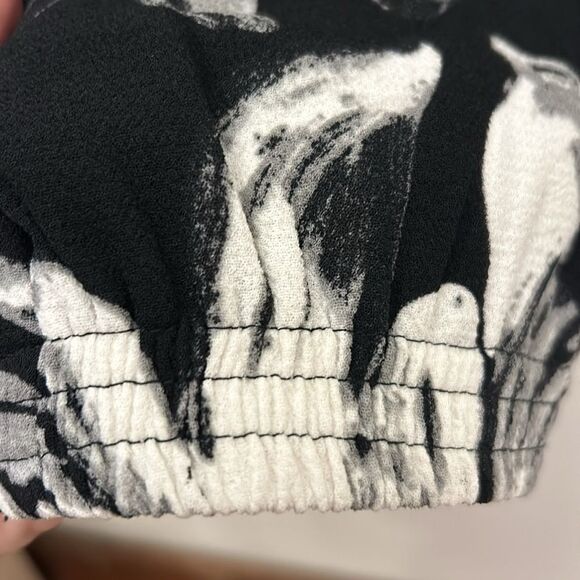 Katherine Barclay black white gray floral pull on pants Size 12 EUC - Picture 9 of 13